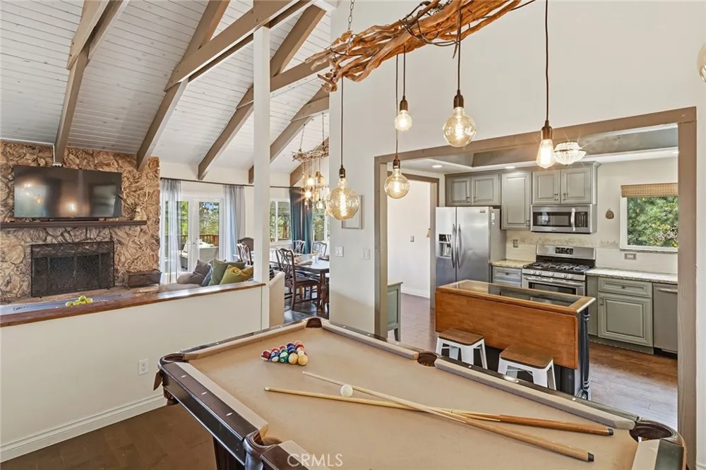 943 Nadelhorn Drive Lake Arrowhead, CA 92352