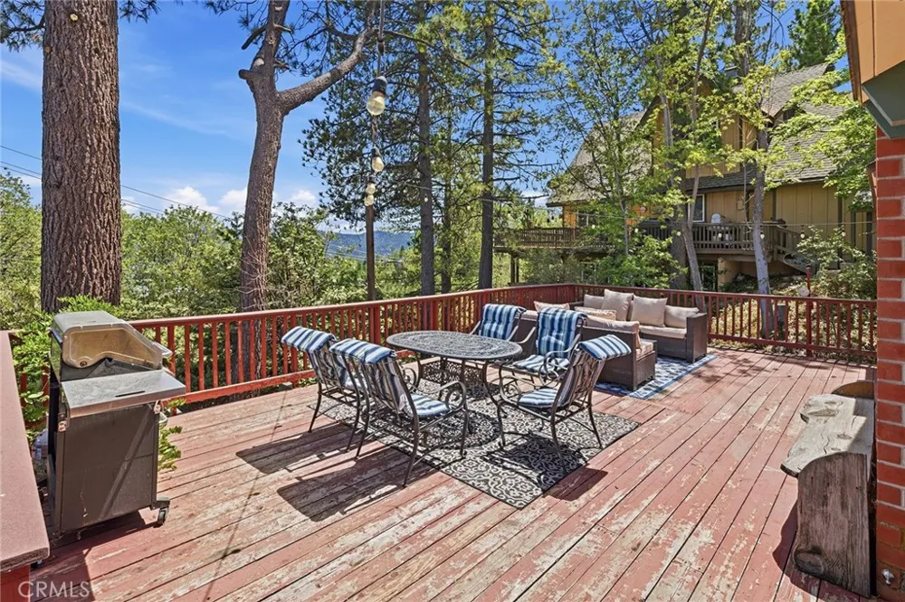 943 Nadelhorn Drive Lake Arrowhead, CA 92352