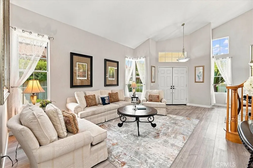 40643 Via Jalapa Murrieta, CA 92562