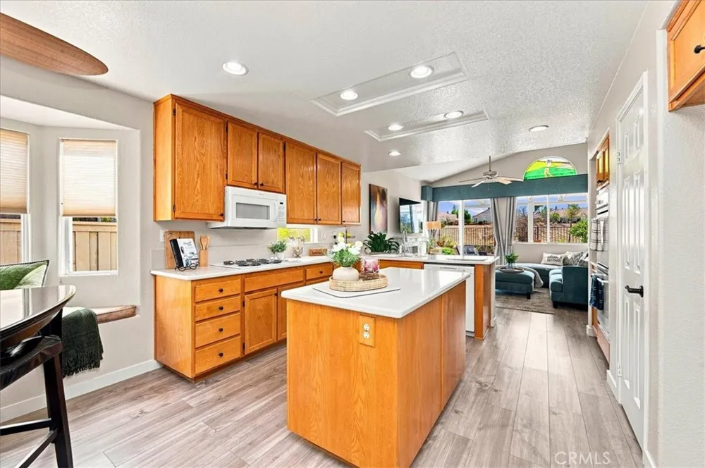 40643 Via Jalapa Murrieta, CA 92562