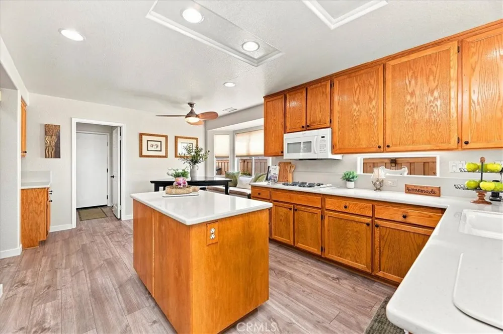 40643 Via Jalapa Murrieta, CA 92562