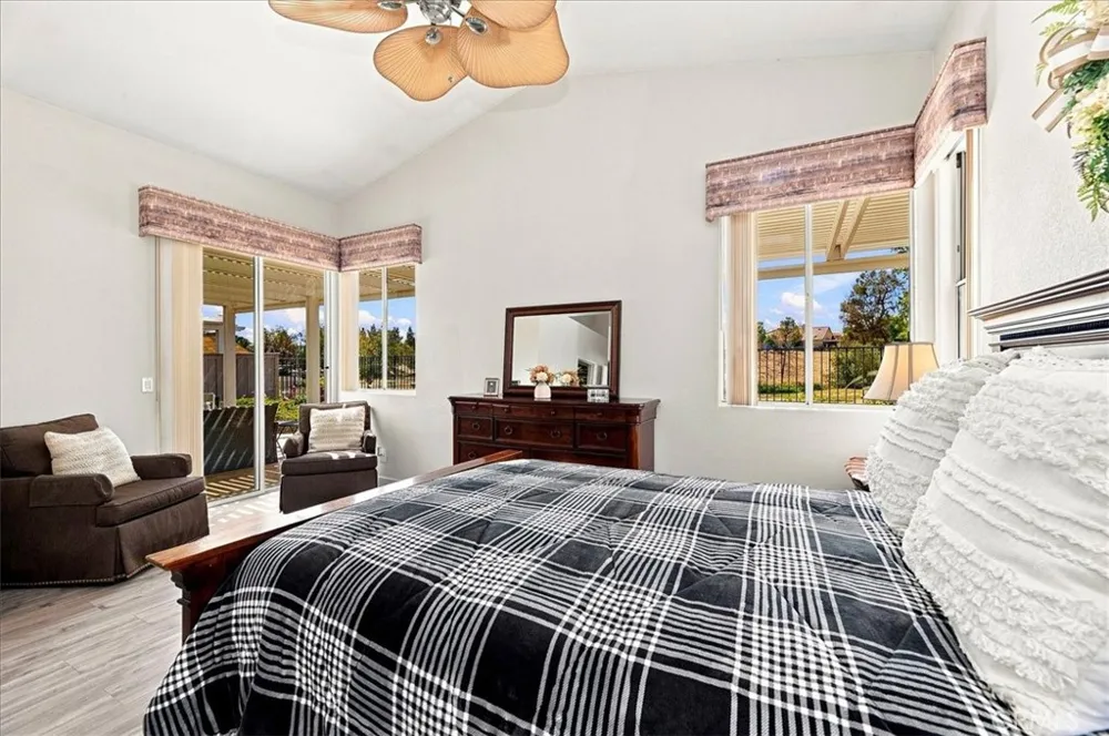 40643 Via Jalapa Murrieta, CA 92562