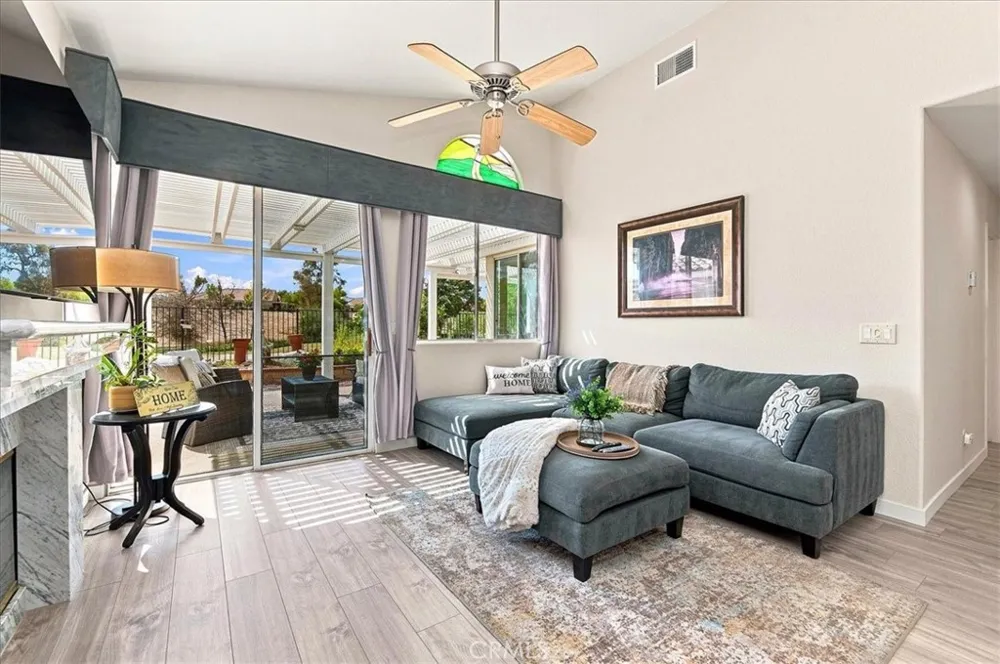 40643 Via Jalapa Murrieta, CA 92562