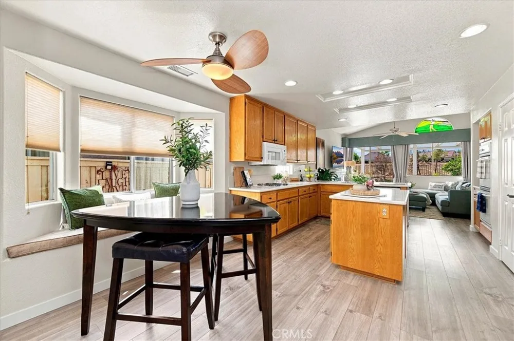 40643 Via Jalapa Murrieta, CA 92562