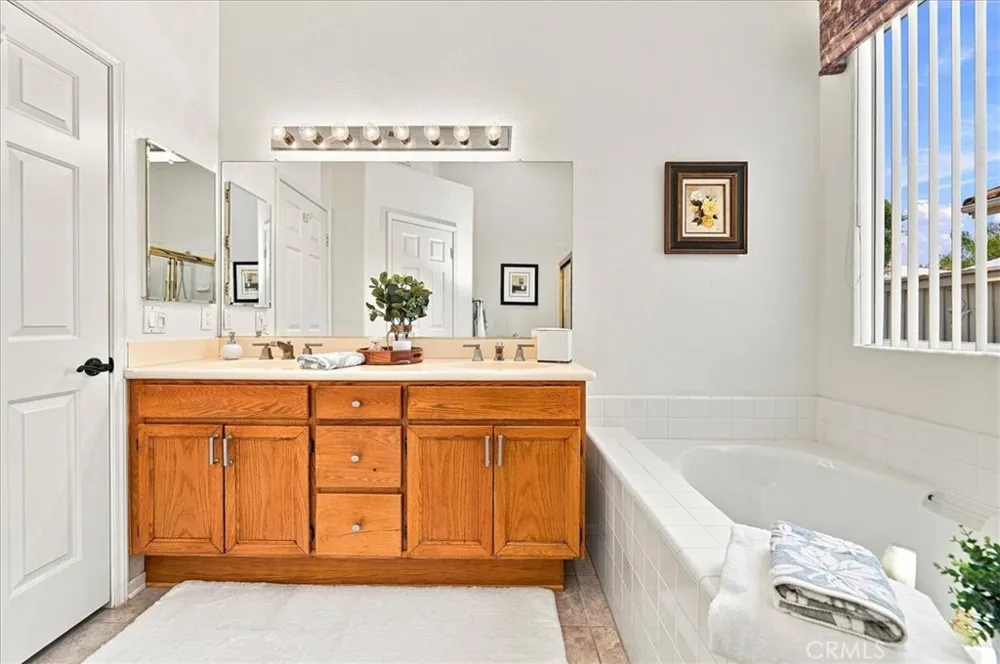 40643 Via Jalapa Murrieta, CA 92562