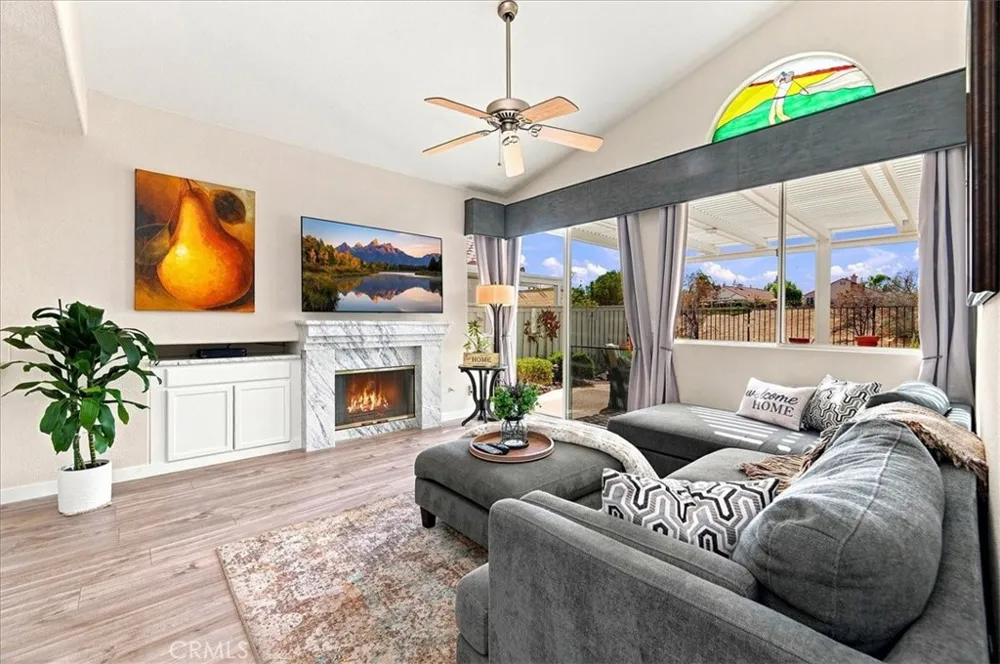 40643 Via Jalapa Murrieta, CA 92562