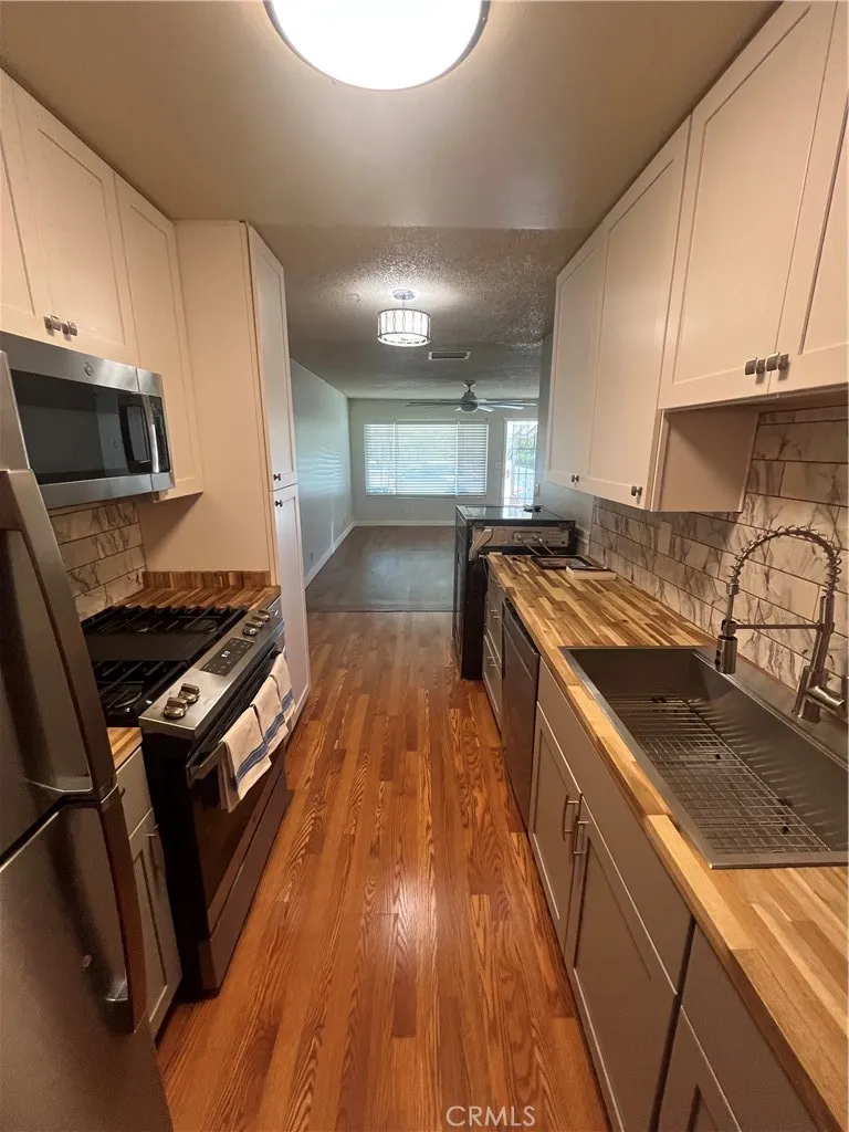 150 E Lakeshore Lake Elsinore, CA 92530