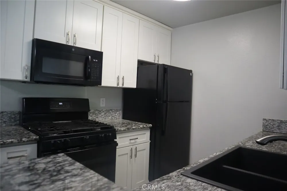 26200 Redlands Blvd. #18 Redlands, CA 92373