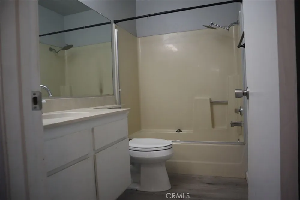 26200 Redlands Blvd. #18 Redlands, CA 92373