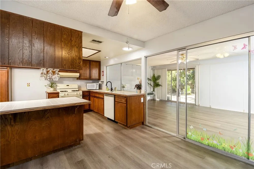2115 Flame Tree Hemet, CA 92545