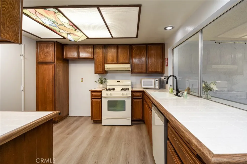 2115 Flame Tree Hemet, CA 92545