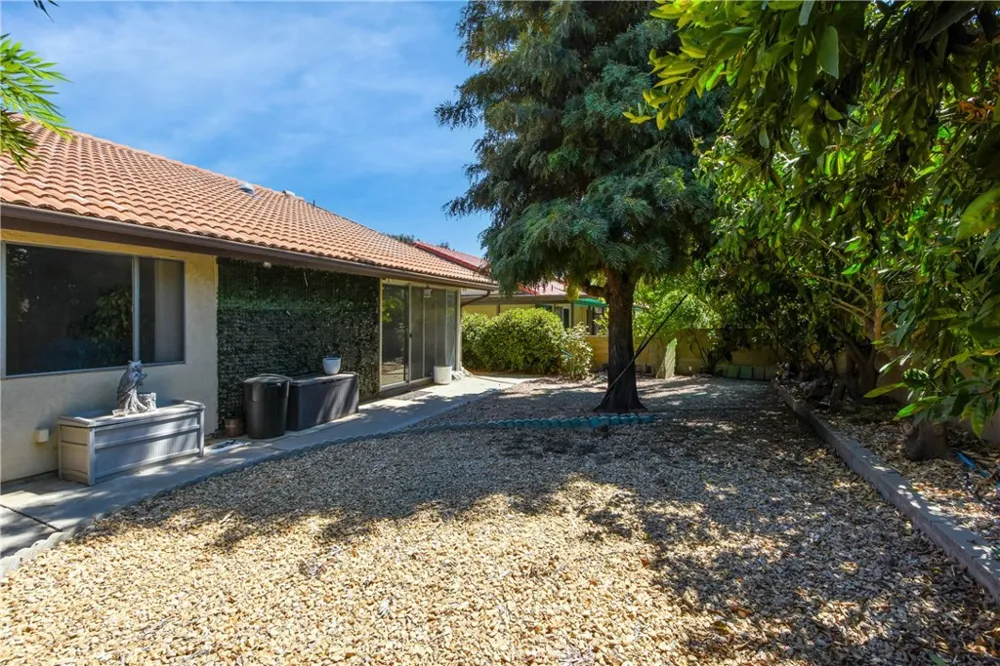 2115 Flame Tree Hemet, CA 92545