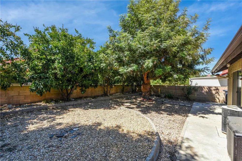 2115 Flame Tree Hemet, CA 92545
