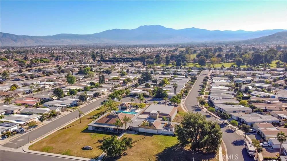 2115 Flame Tree Hemet, CA 92545