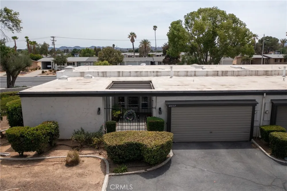28317 Paseo Grande Sun City, CA 92586
