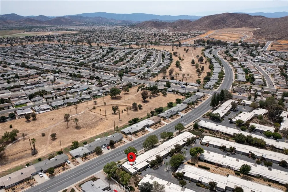 28317 Paseo Grande Sun City, CA 92586