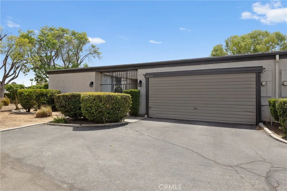 28317 Paseo Grande Sun City, CA 92586