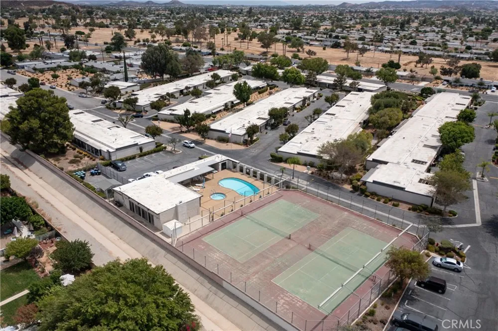 28317 Paseo Grande Sun City, CA 92586