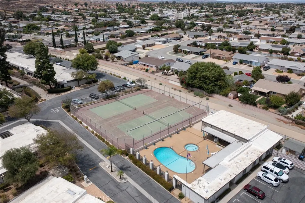 28317 Paseo Grande Sun City, CA 92586