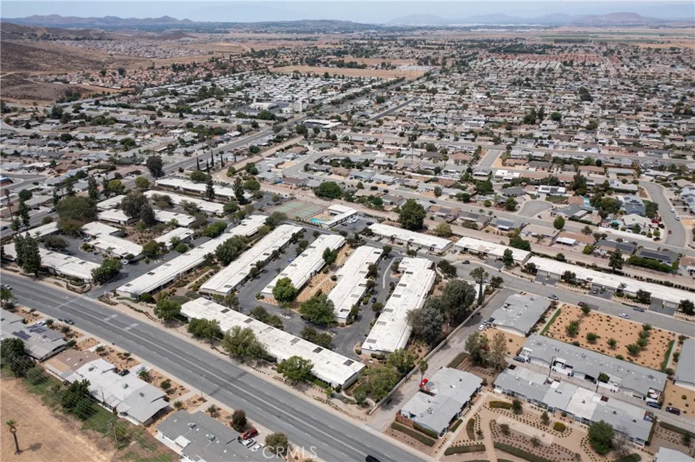 28317 Paseo Grande Sun City, CA 92586