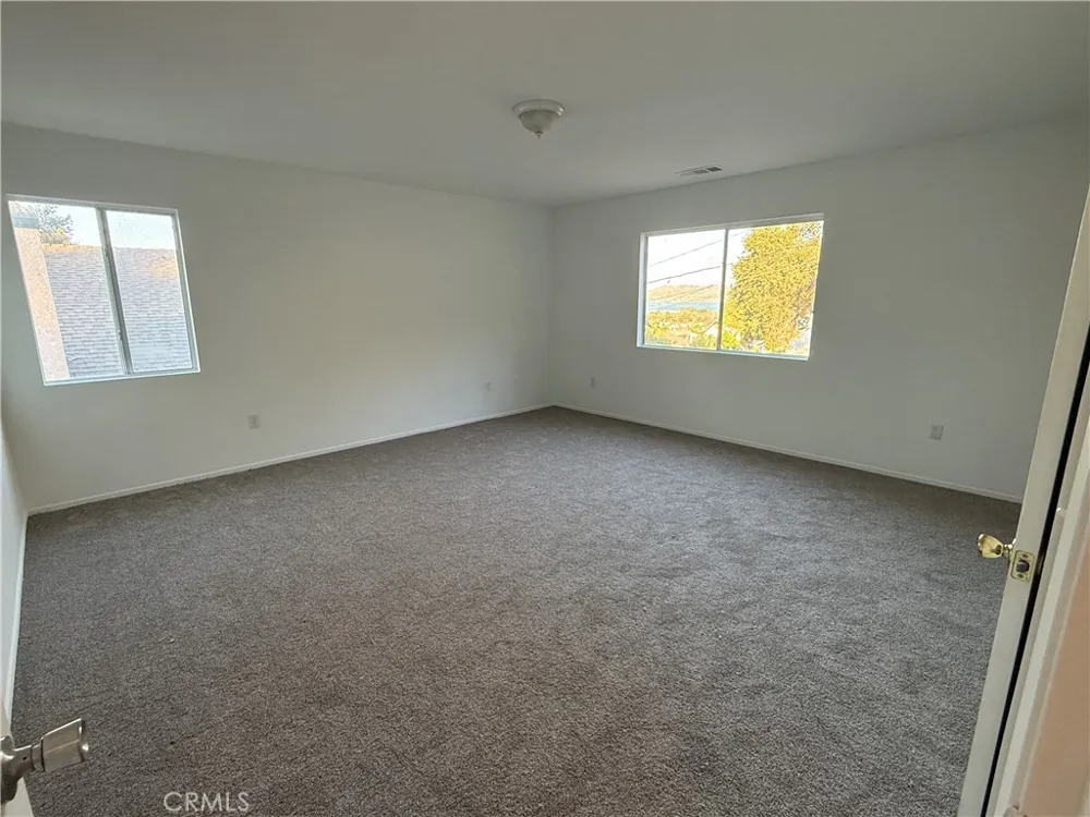 33384 Westlong Lake Elsinore, CA 92530