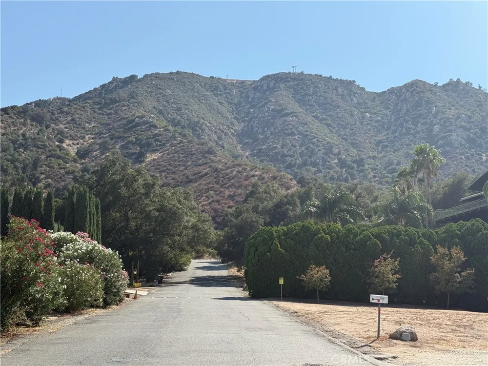 33384 Westlong Lake Elsinore, CA 92530