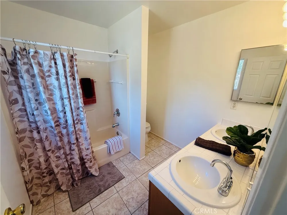 33384 Westlong Lake Elsinore, CA 92530