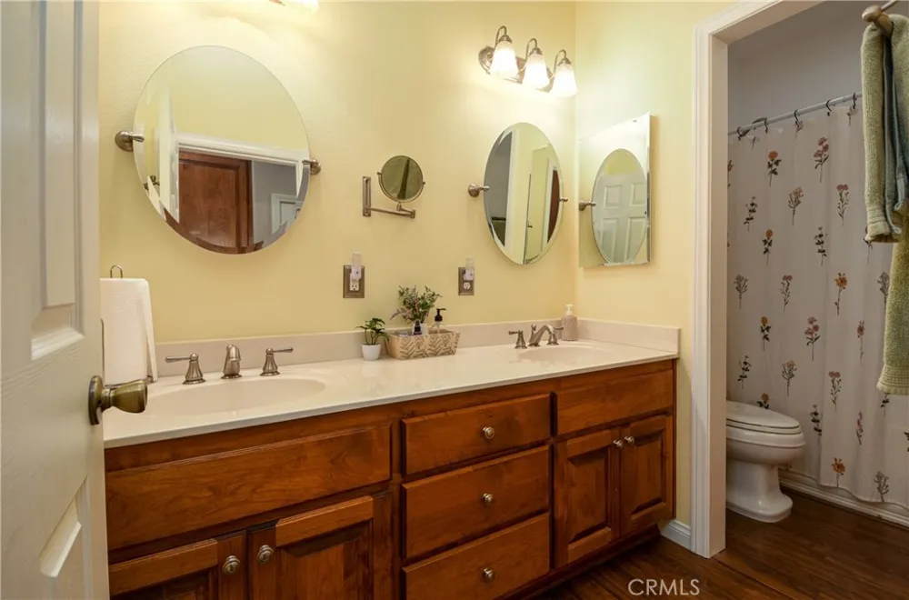 32720 Royal Oak Ln Lake Elsinore, CA 92530