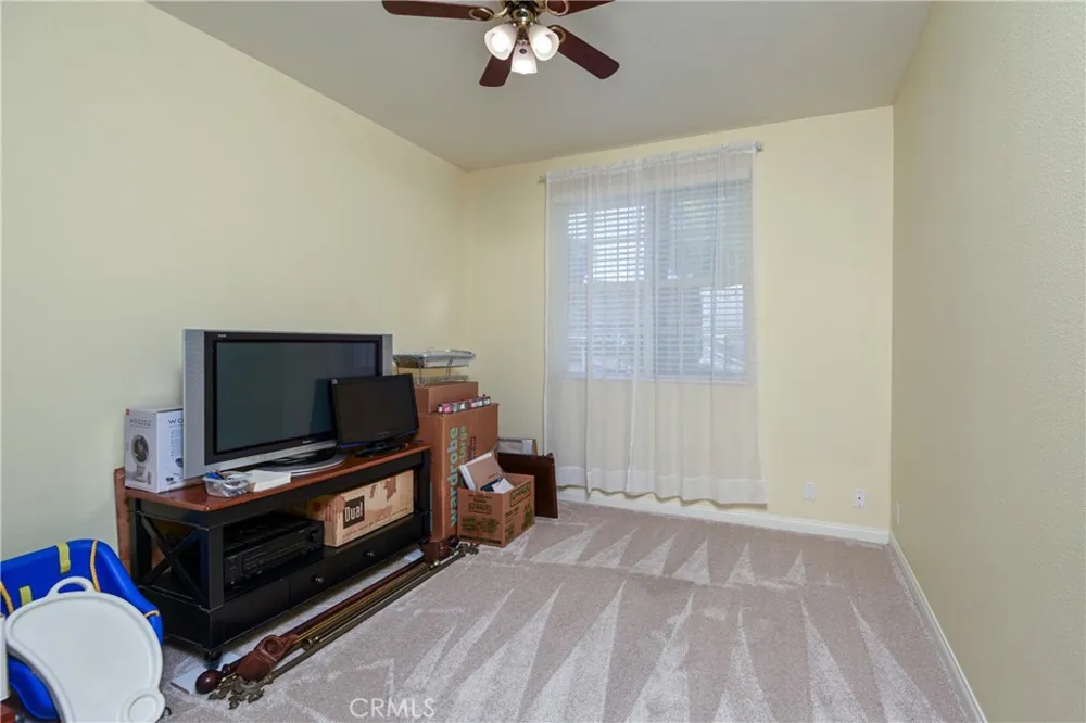 32720 Royal Oak Ln Lake Elsinore, CA 92530