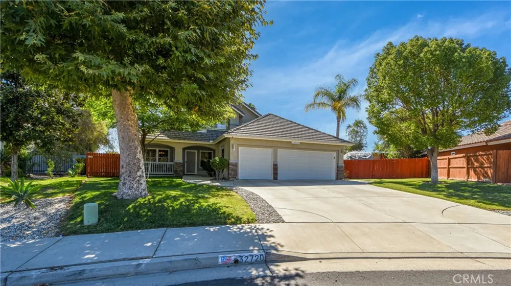 32720 Royal Oak Ln Lake Elsinore, CA 92530