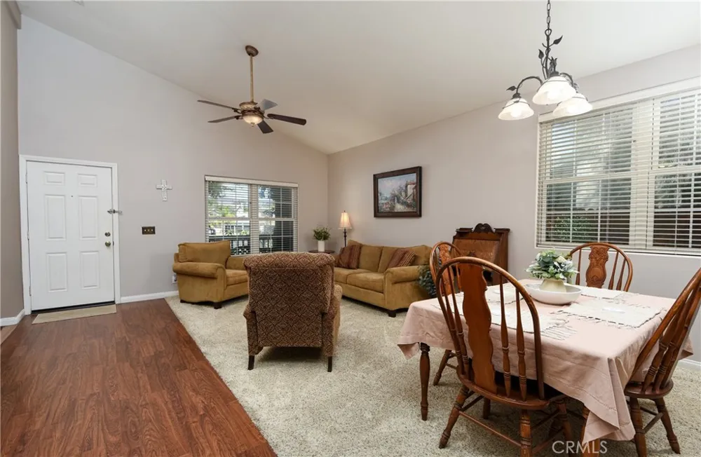 32720 Royal Oak Ln Lake Elsinore, CA 92530