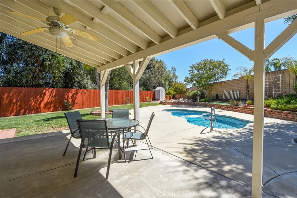 32720 Royal Oak Ln Lake Elsinore, CA 92530