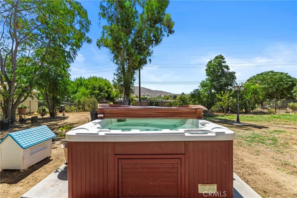 8557 Saddle Creek Drive Jurupa Valley, CA 92509