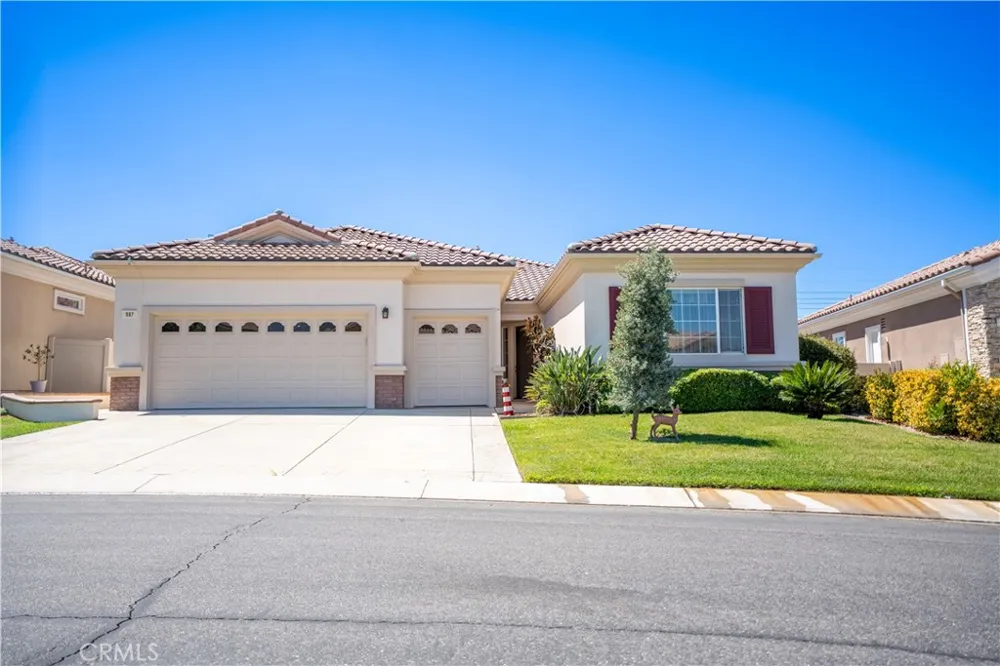 987 Avenal Beaumont, CA 92223