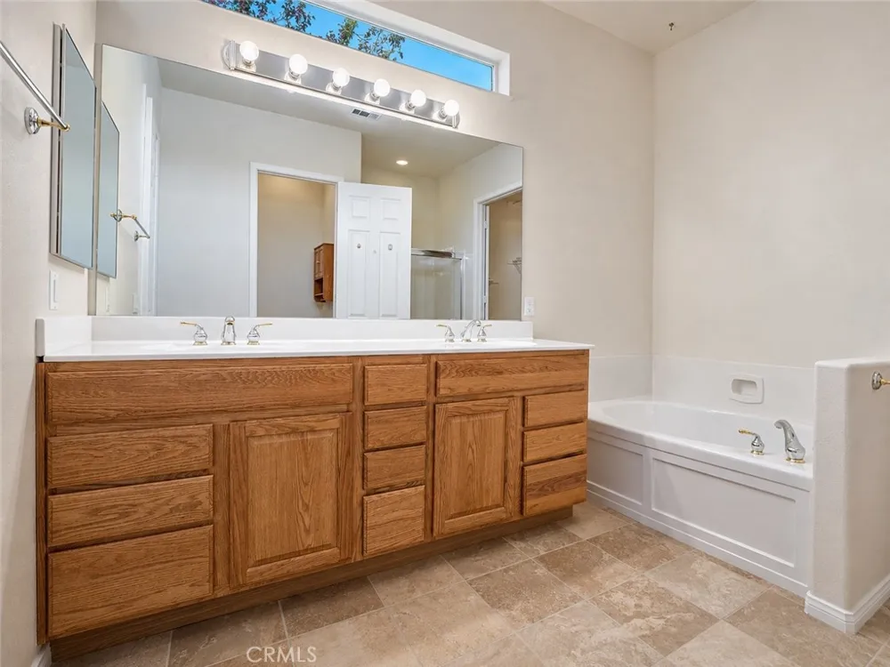 987 Avenal Beaumont, CA 92223