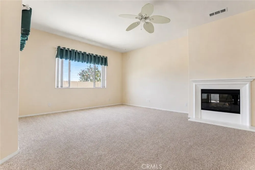 987 Avenal Beaumont, CA 92223
