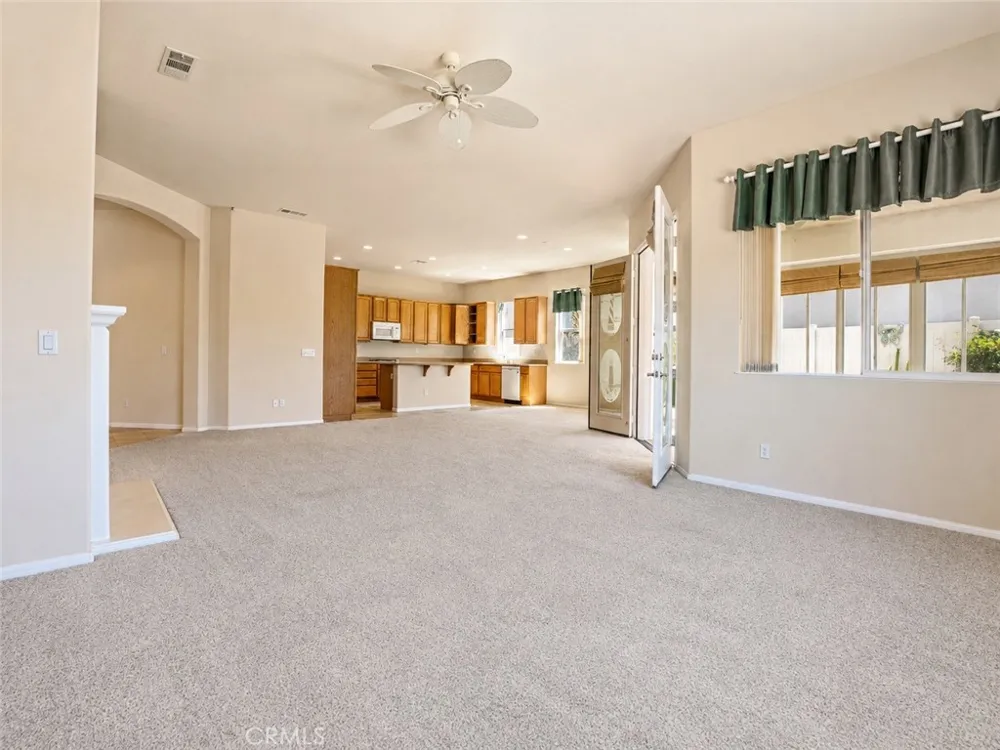 987 Avenal Beaumont, CA 92223