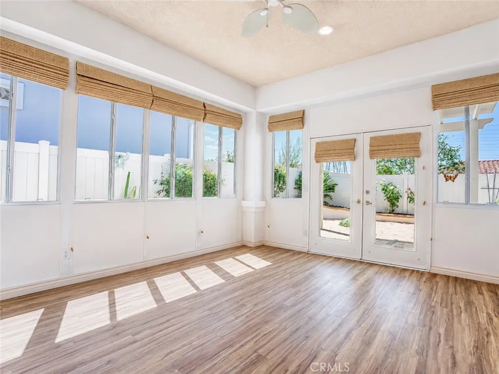 987 Avenal Beaumont, CA 92223