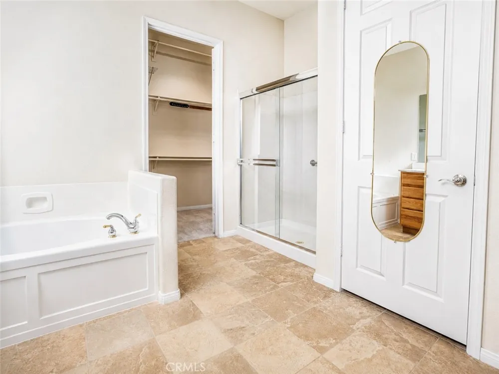 987 Avenal Beaumont, CA 92223