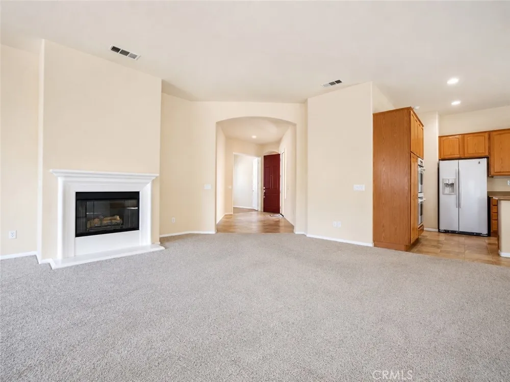 987 Avenal Beaumont, CA 92223