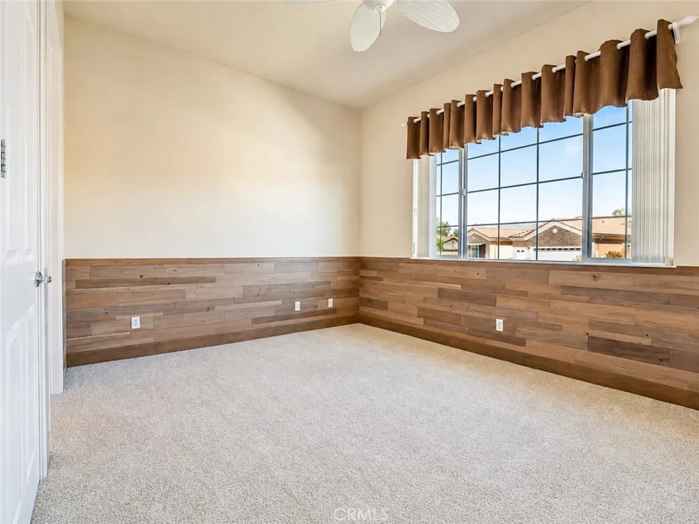 987 Avenal Beaumont, CA 92223