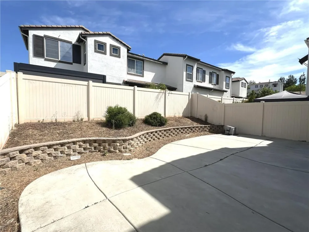 31888 Calle Luz Temecula, CA 92592