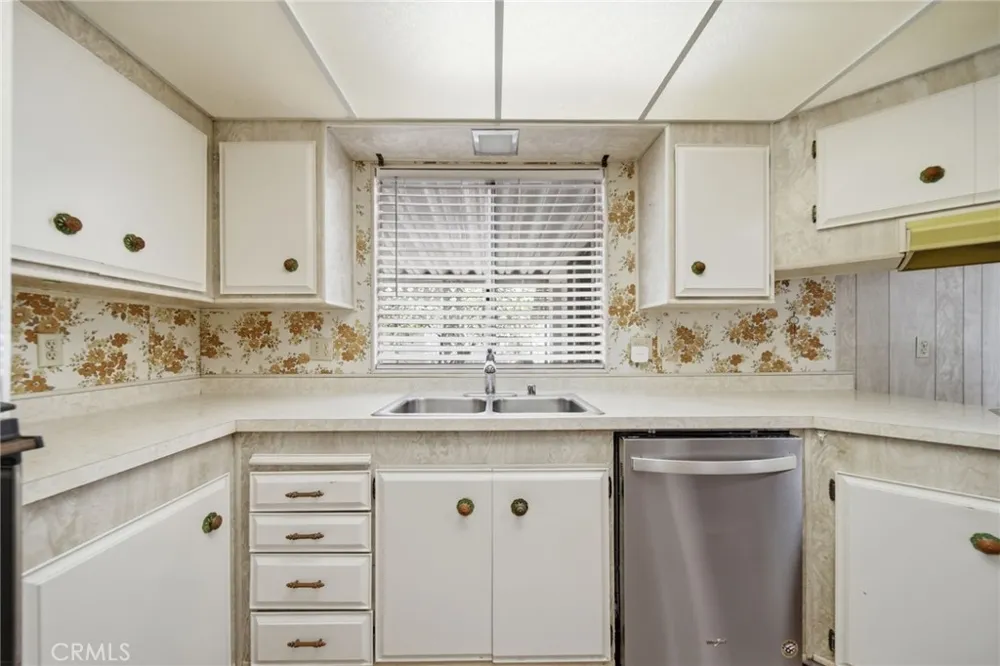 924 San Francisco Hemet, CA 92543