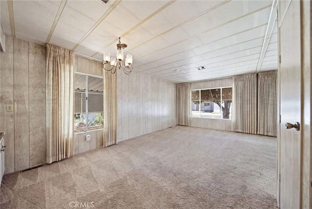 924 San Francisco Hemet, CA 92543