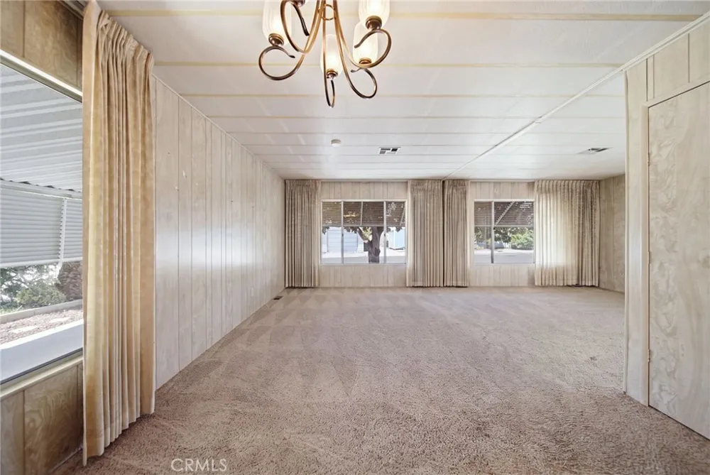 924 San Francisco Hemet, CA 92543