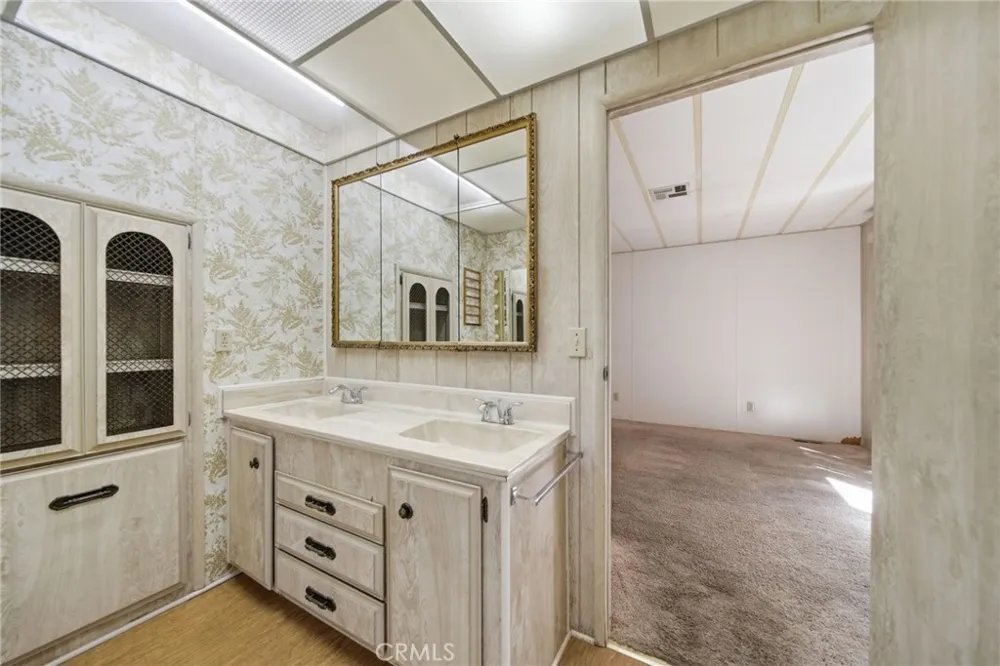 924 San Francisco Hemet, CA 92543