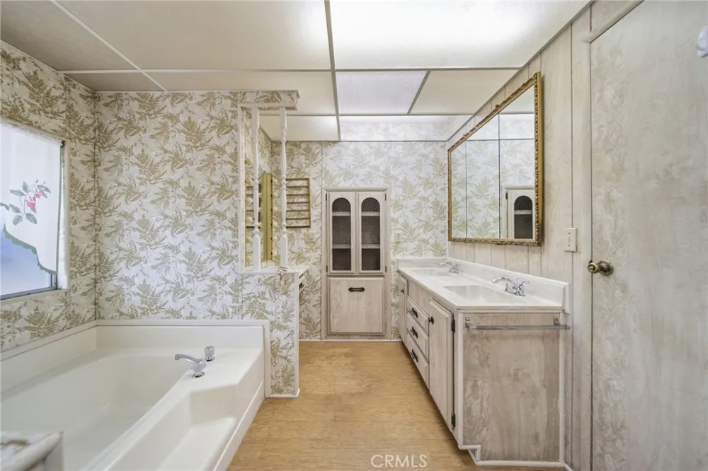 924 San Francisco Hemet, CA 92543
