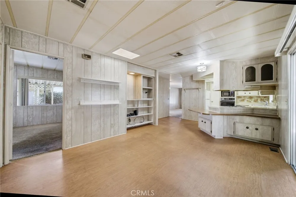 924 San Francisco Hemet, CA 92543