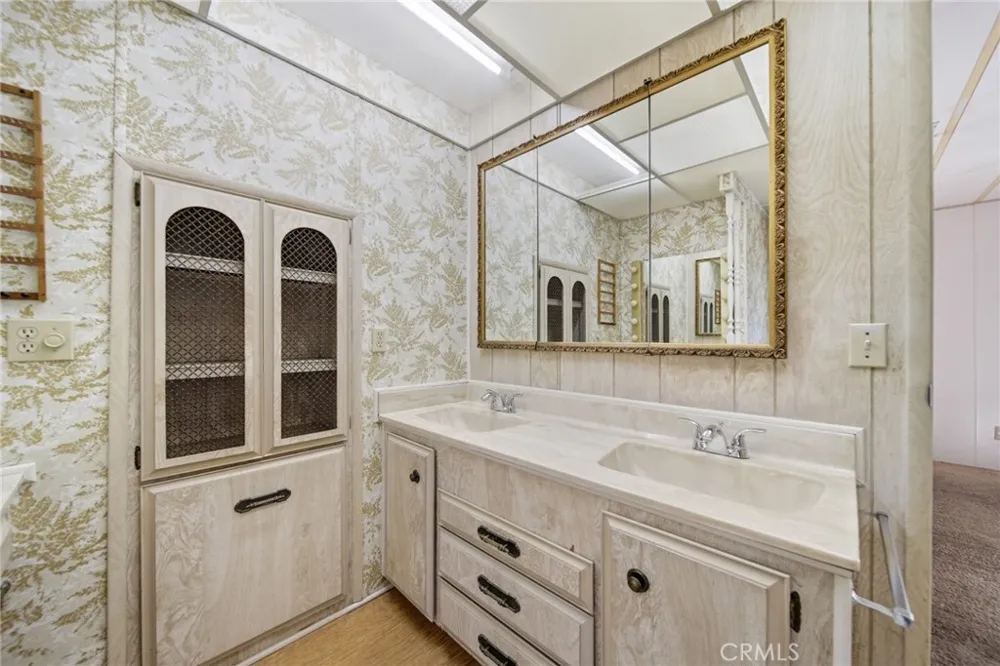 924 San Francisco Hemet, CA 92543
