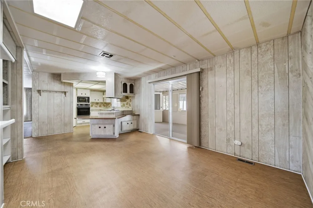 924 San Francisco Hemet, CA 92543